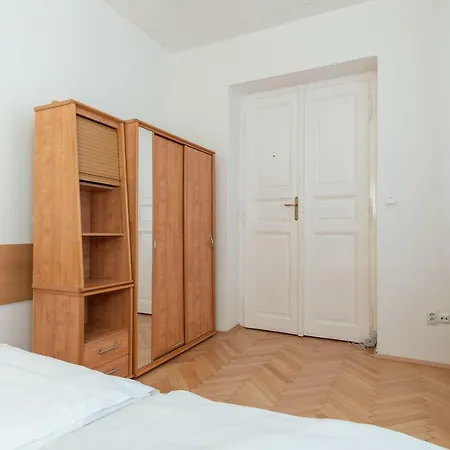City Center Mikulandska By Easybnb Apartment
